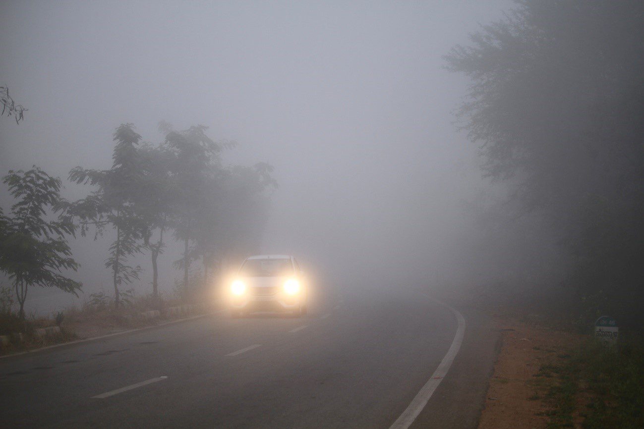 Conducción con niebla luces